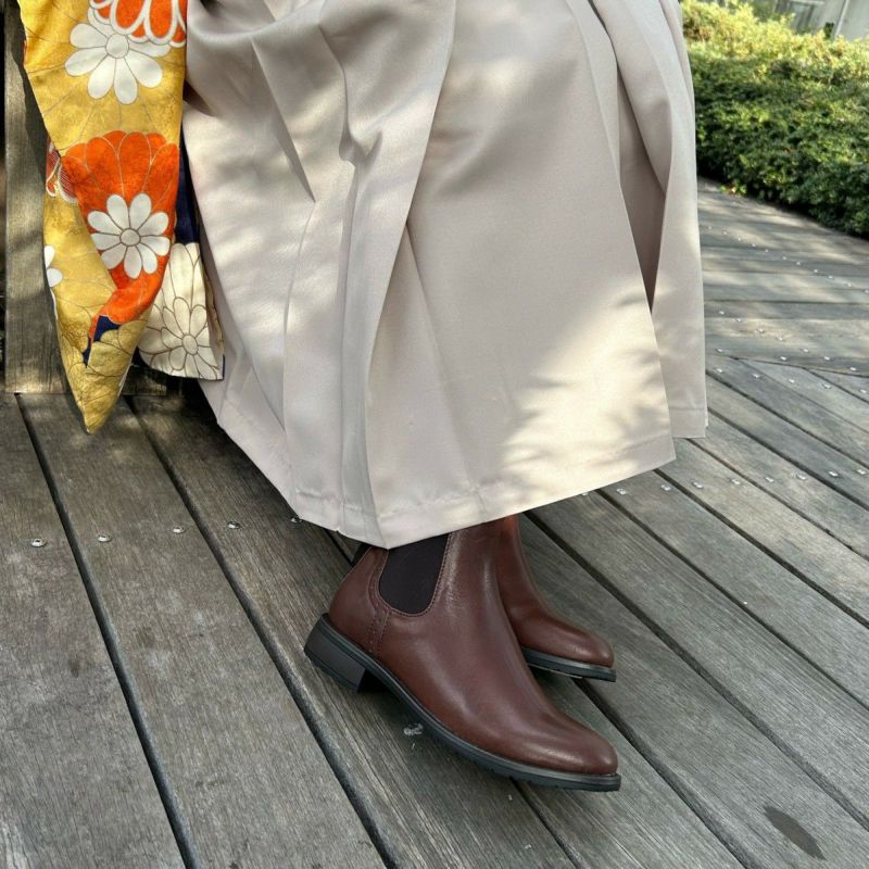 スタッフ着用：ブラウン