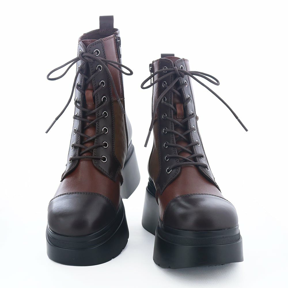 迫力のあるフォルムでコーデの主役になる一足です