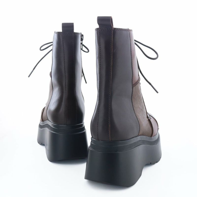 スタイルを底上げしつつ、疲れ知らずは履き心地も魅力