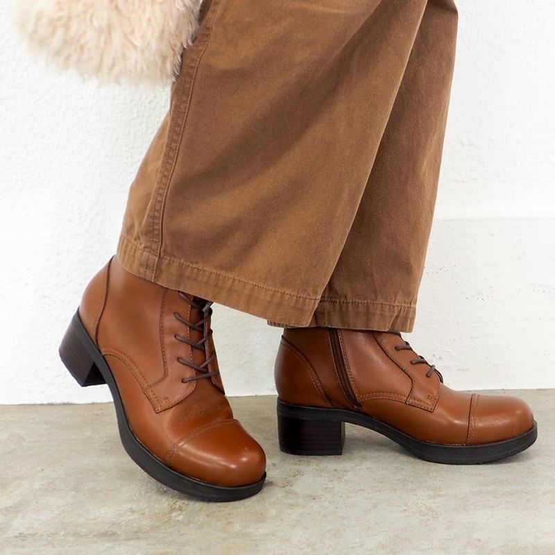 マロンブラウン