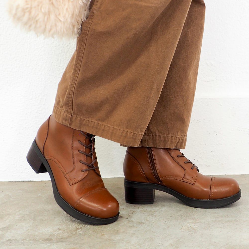 マロンブラウン