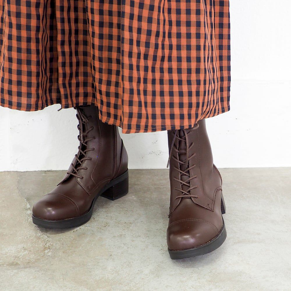 ダークブラウン