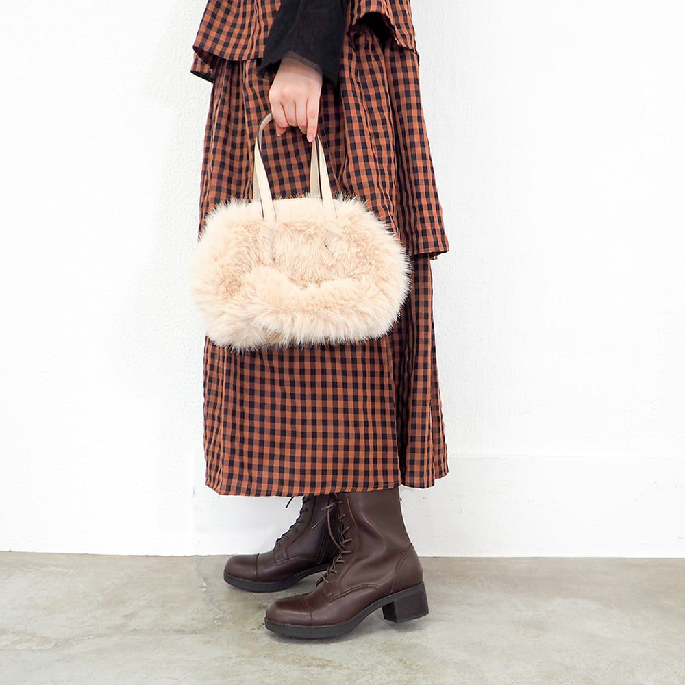 ダークブラウン