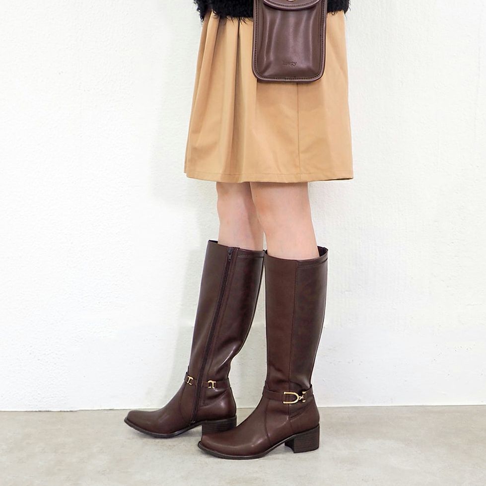 ダークブラウン