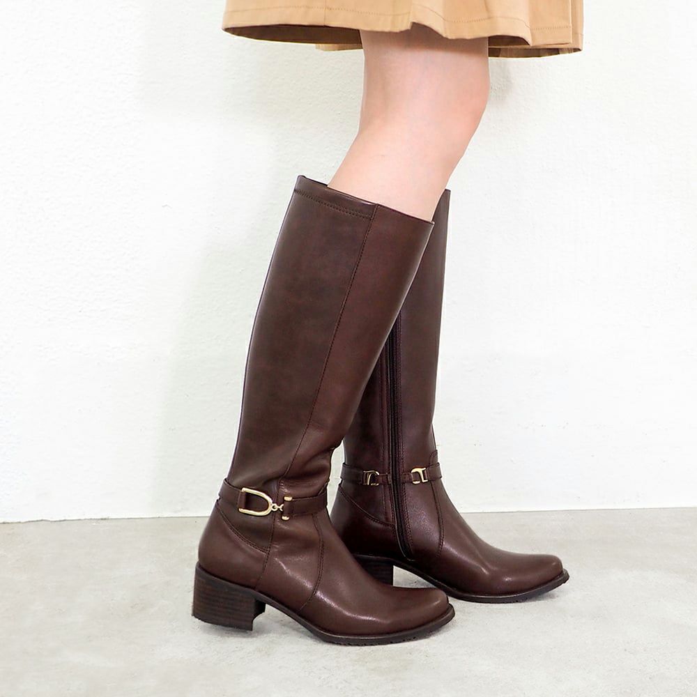 ダークブラウン