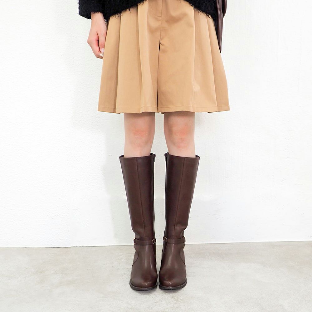 ダークブラウン