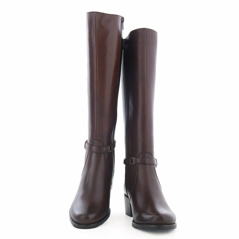 ロング初心者さんに特におすすめしたい、履きやすさときれい見えの両方を叶える一足です