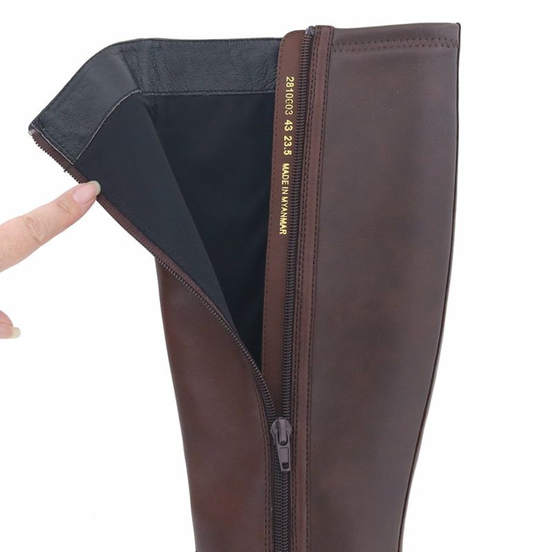 ライニングは肌触りの良い生地素材を使用。さらっとした感触で蒸れにくいにも嬉しい