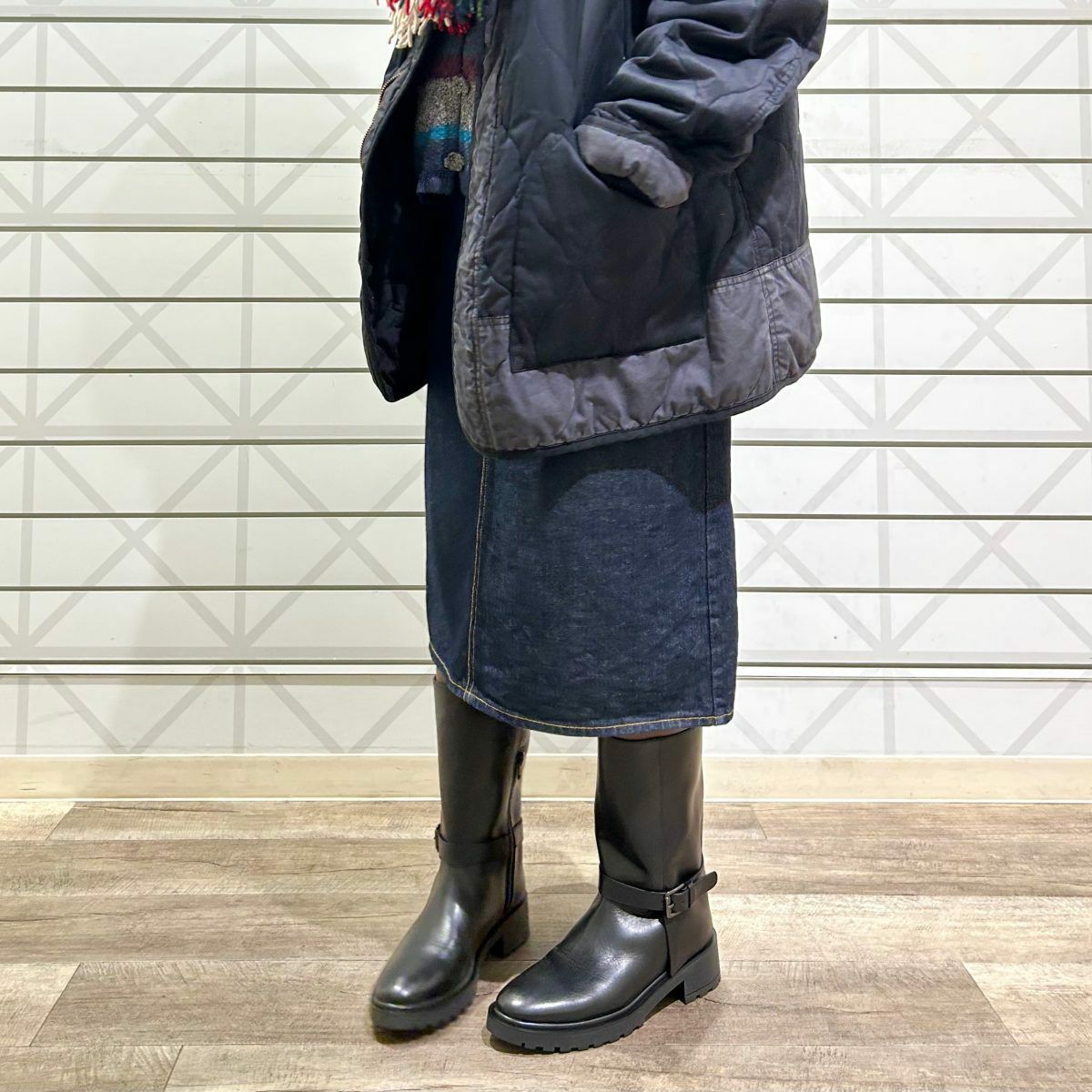 スタッフ着用:：ブラック