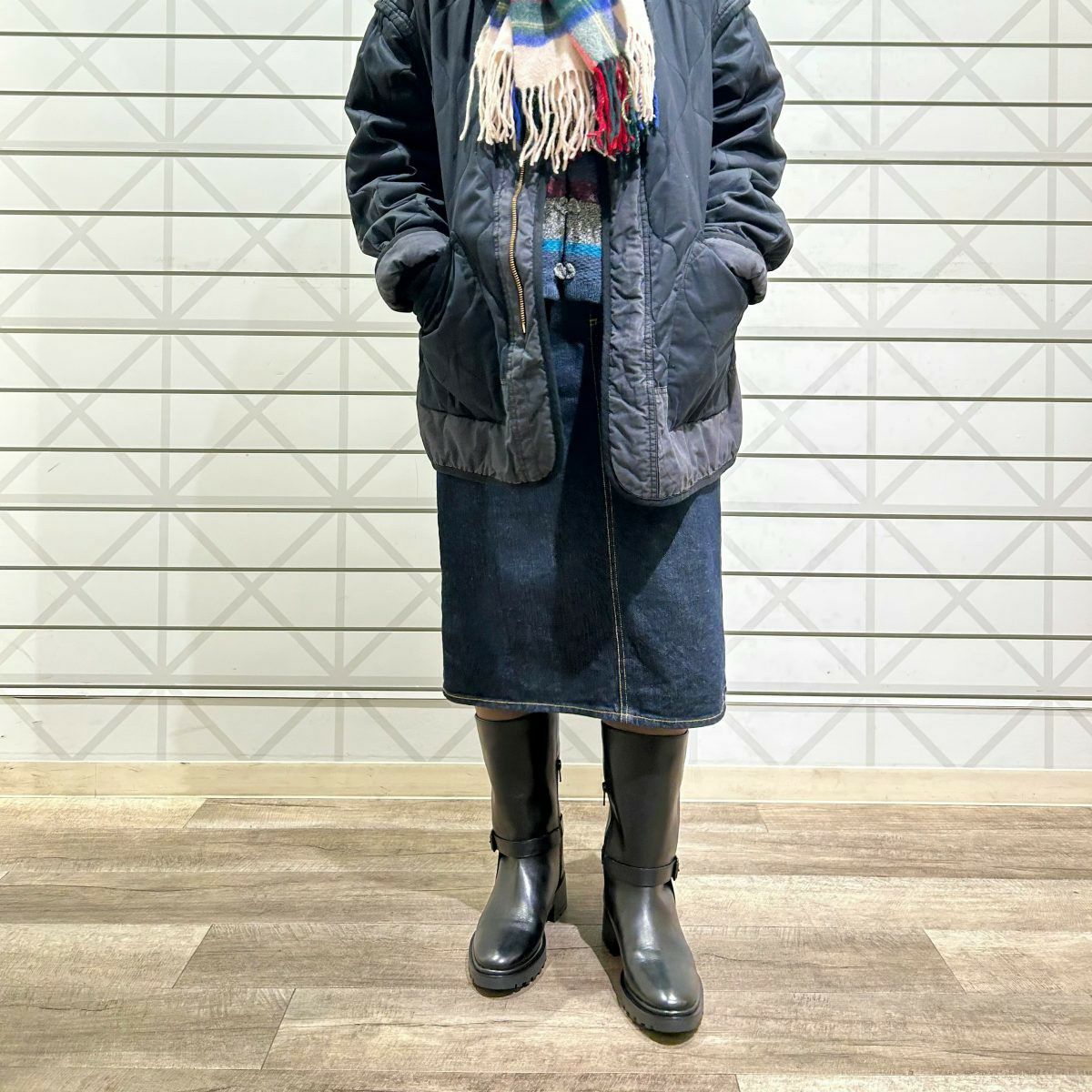 スタッフ着用:：ブラック