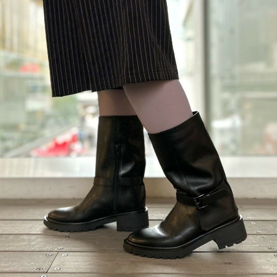 スタッフ着用:：ブラック