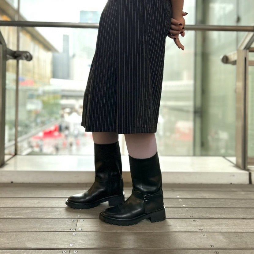 スタッフ着用:：ブラック