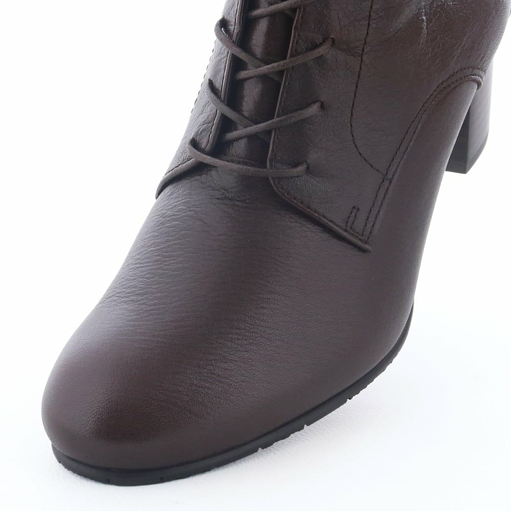 トゥラインはくせのないラウンドトゥ