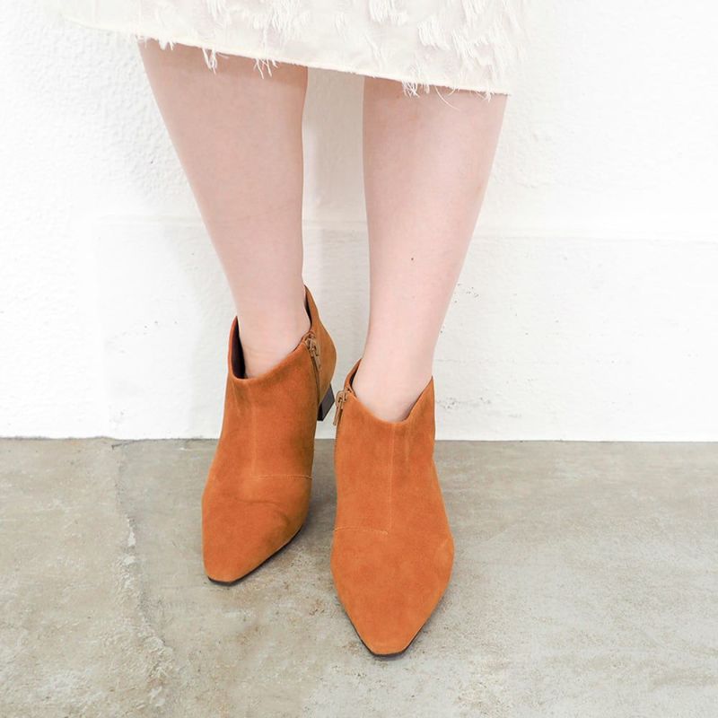 ライトブラウン