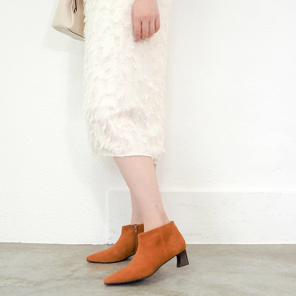 ライトブラウン