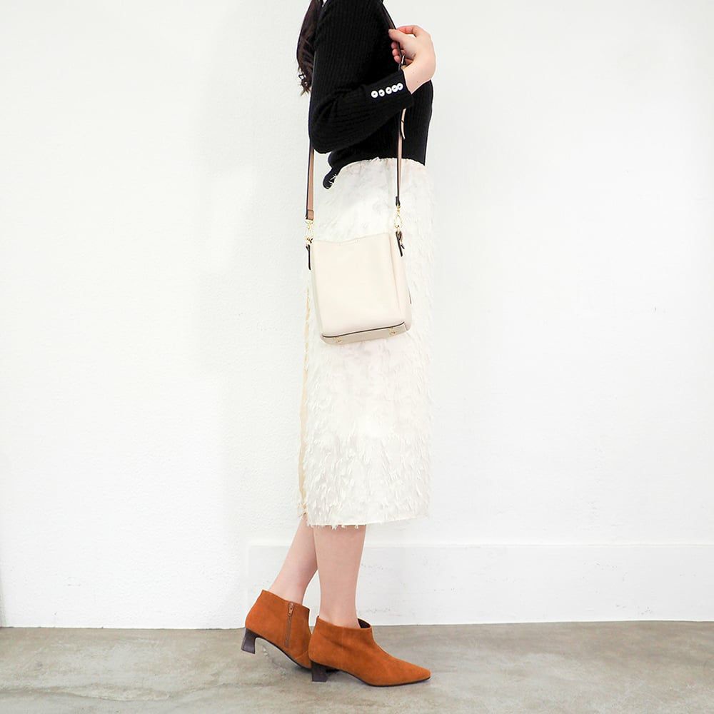 ライトブラウン