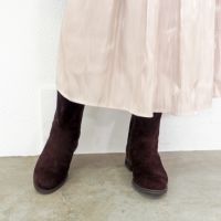 ダークブラウン