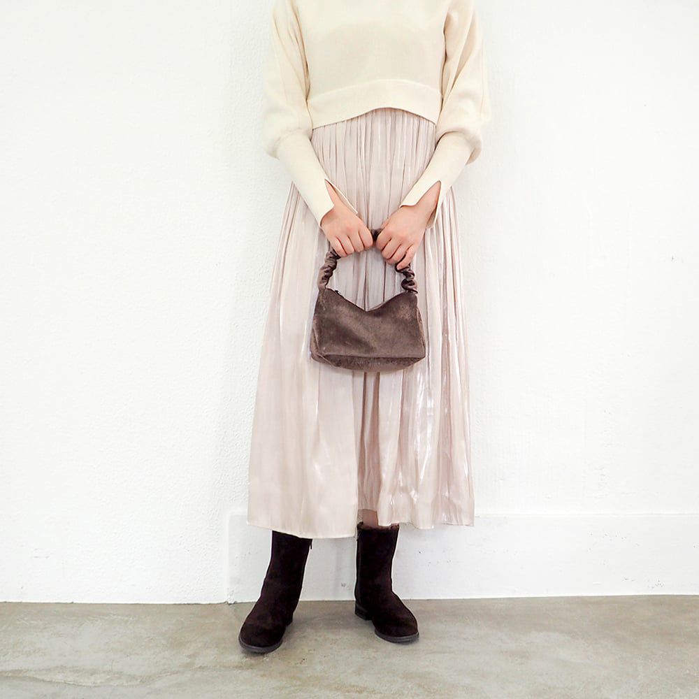 ダークブラウン