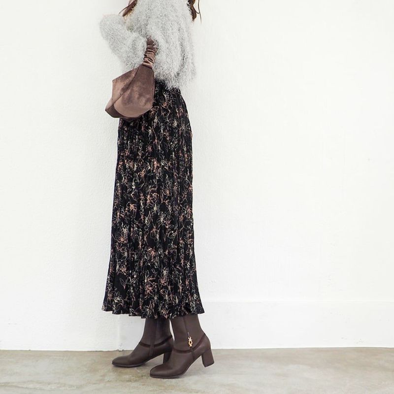 ダークブラウン