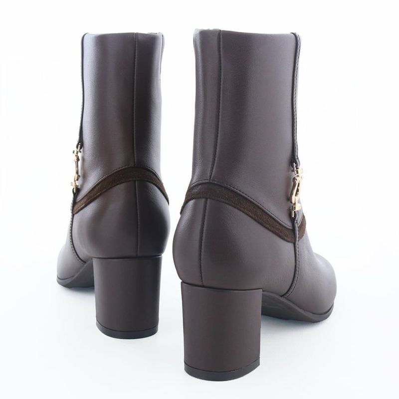 6cmヒールで足もとすっきり。美脚効果も期待できる一足です