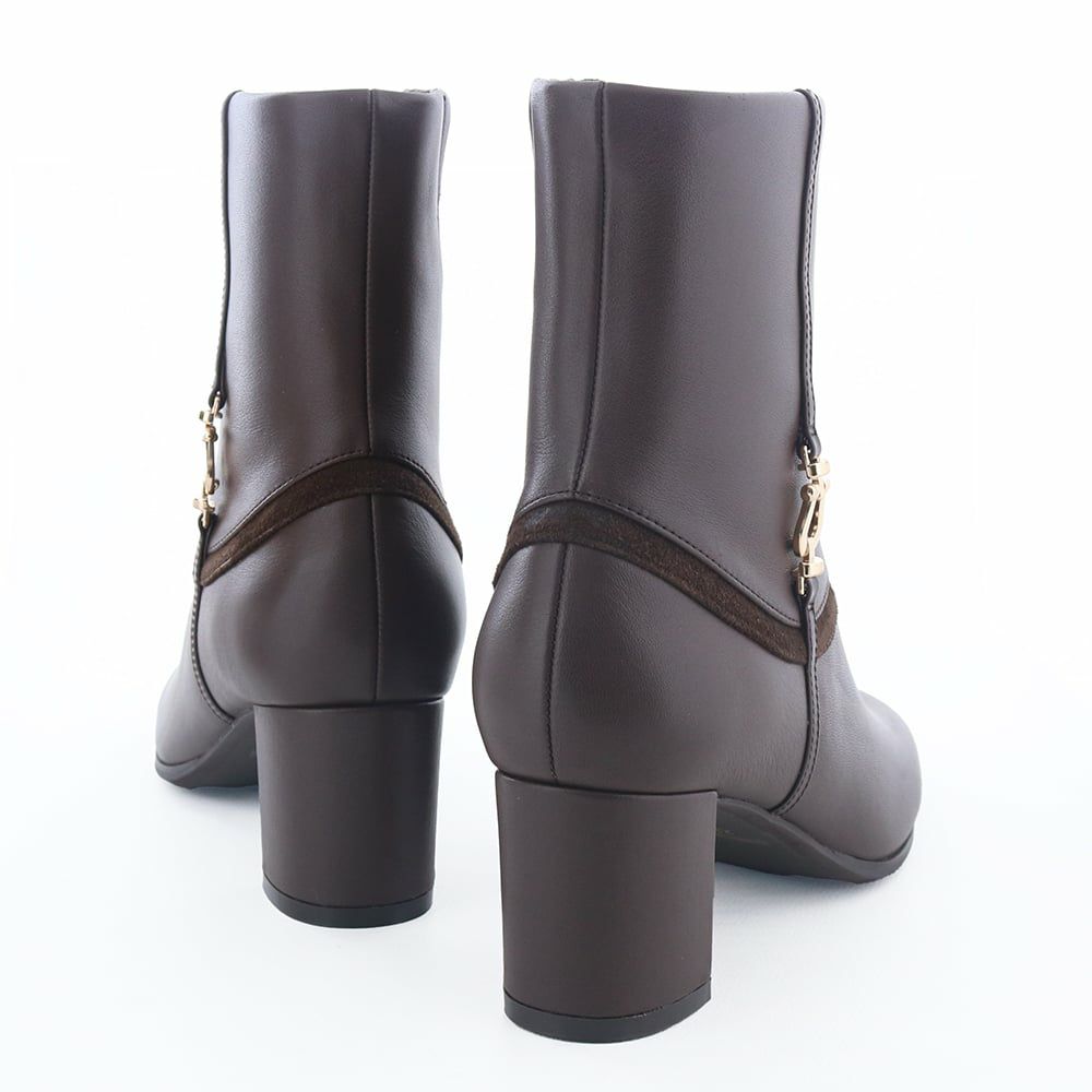 6cmヒールで足もとすっきり。美脚効果も期待できる一足です