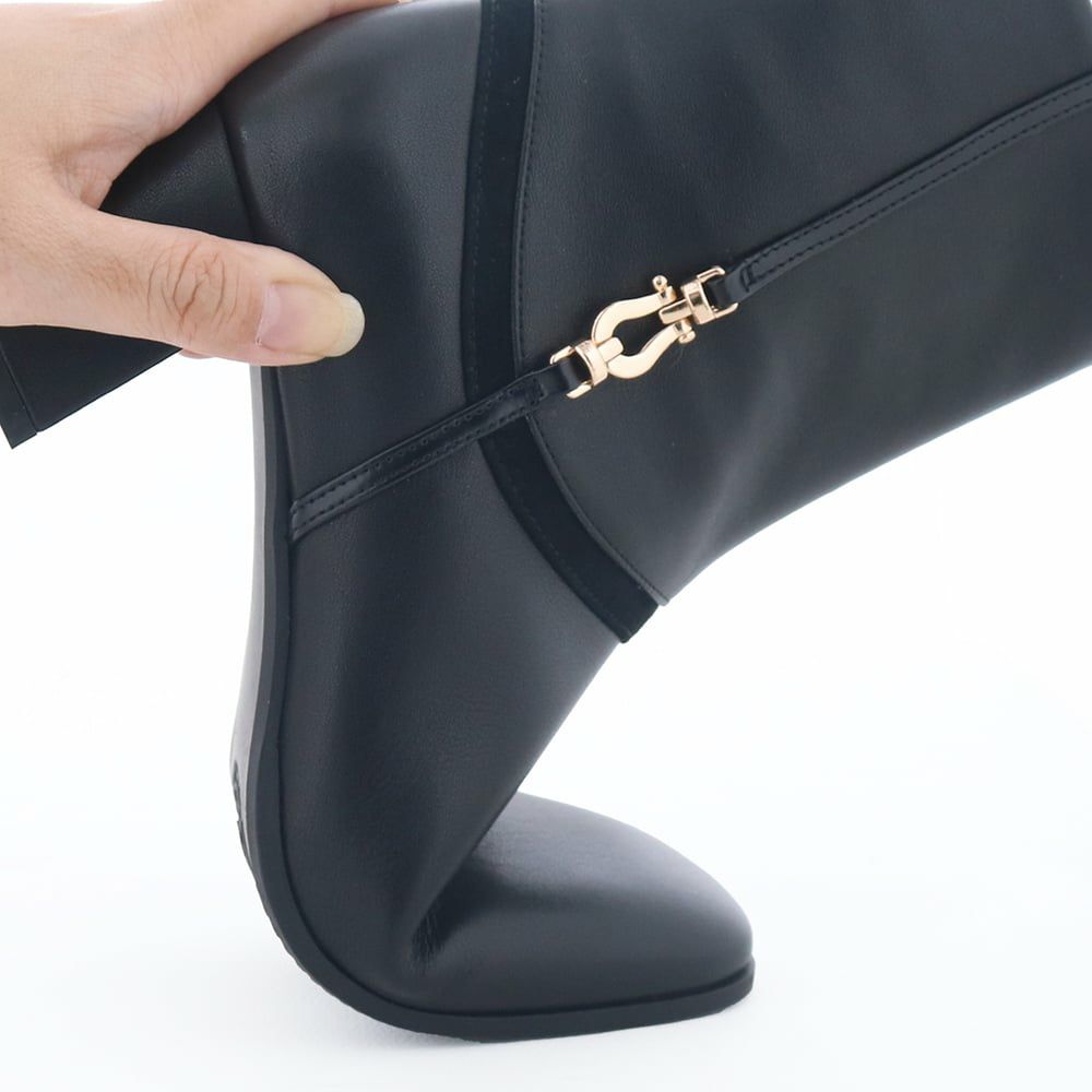 足に合わせて屈曲するソールが歩行をサポート