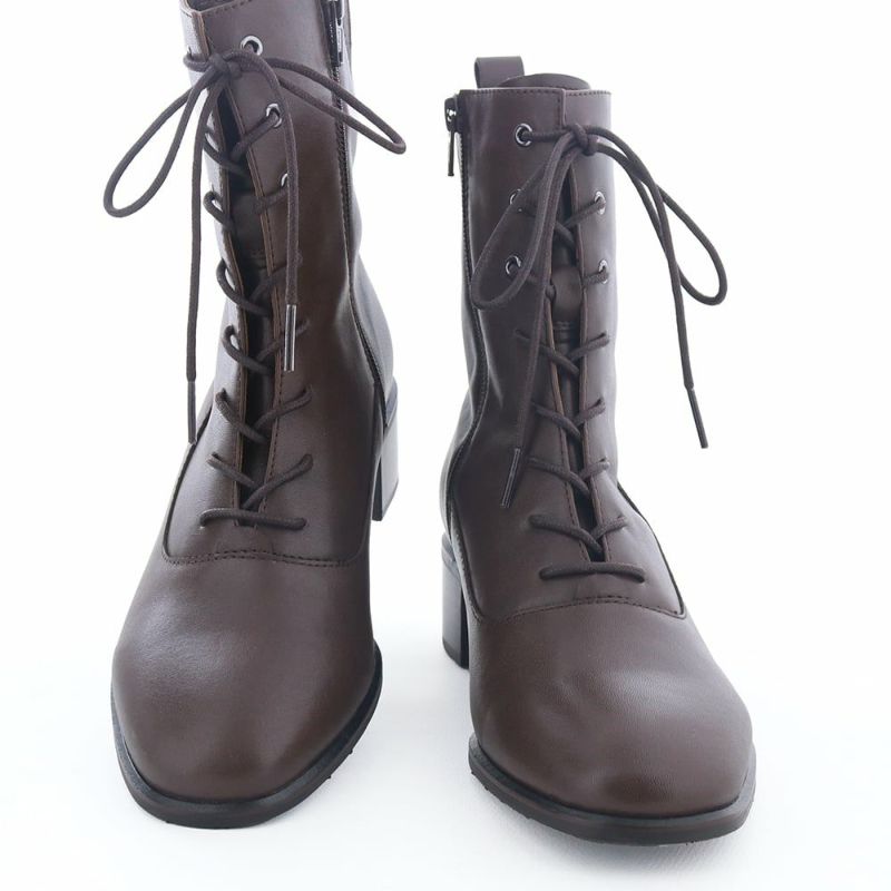 カジュアルからきれいめまで幅広いスタイルと好相性なデザインです