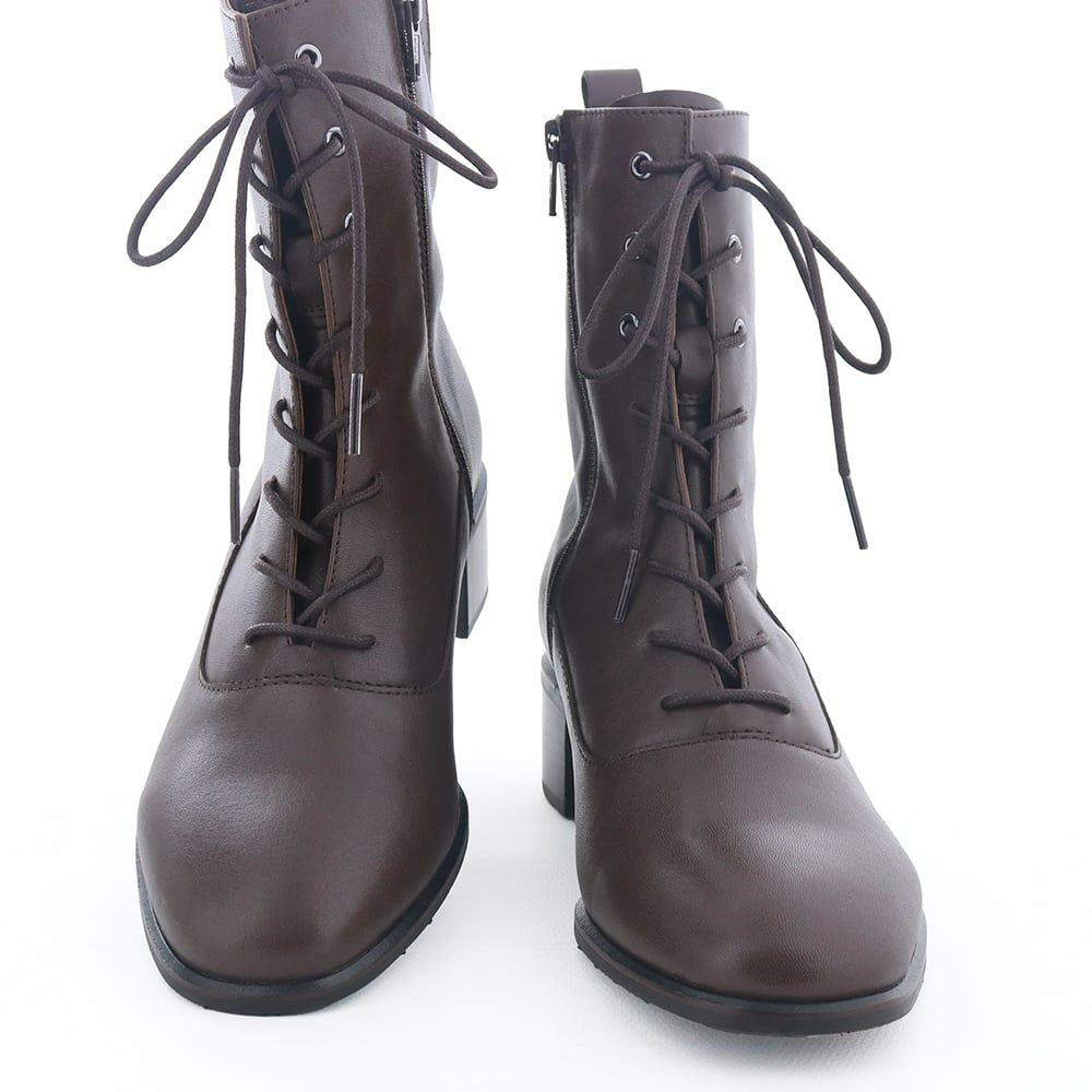 カジュアルからきれいめまで幅広いスタイルと好相性なデザインです