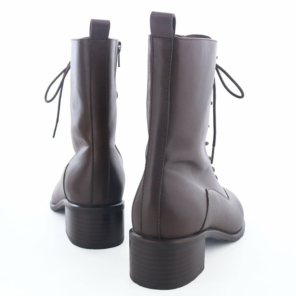 きちんと感と歩きやすさを兼ね備えたヒール設計もポイント