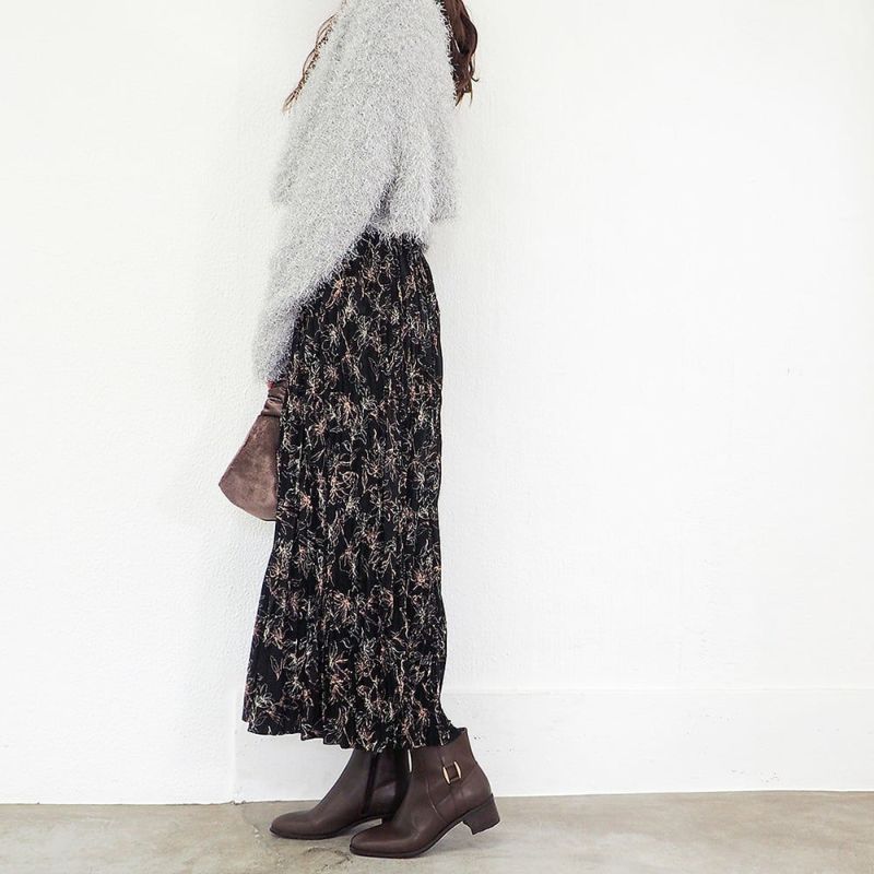 ダークブラウン