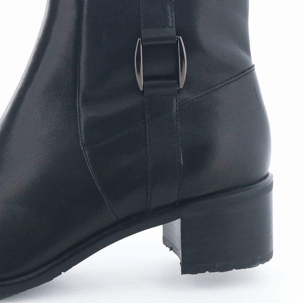 ヒールの高さ：約4.5cm