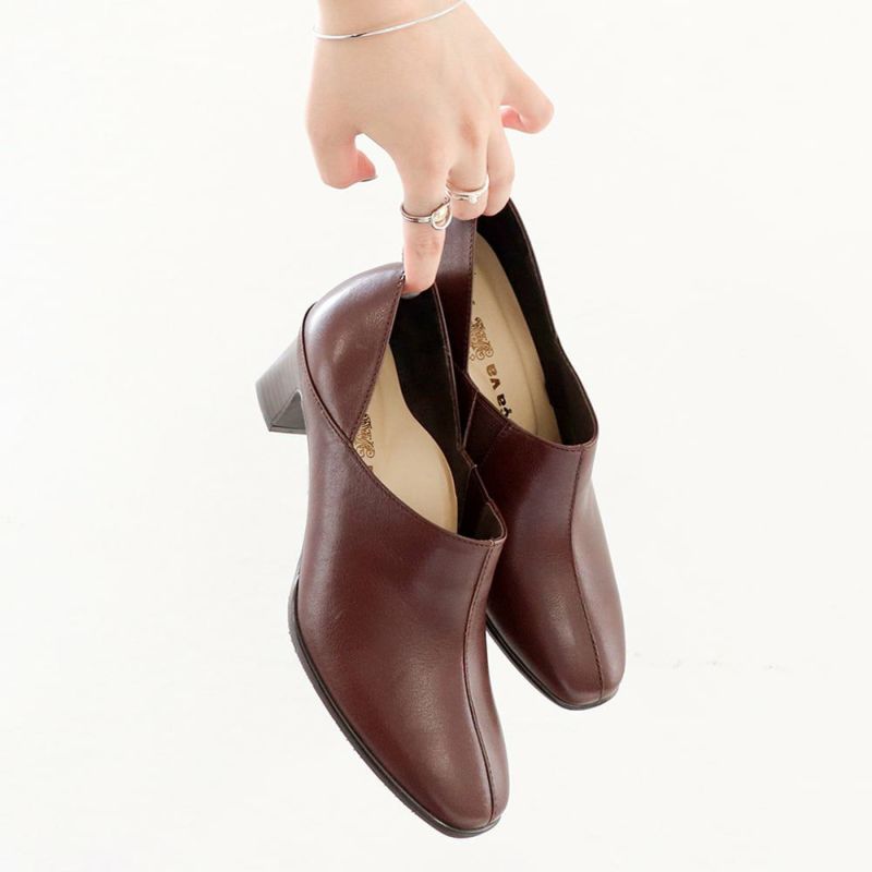 ダークブラウン