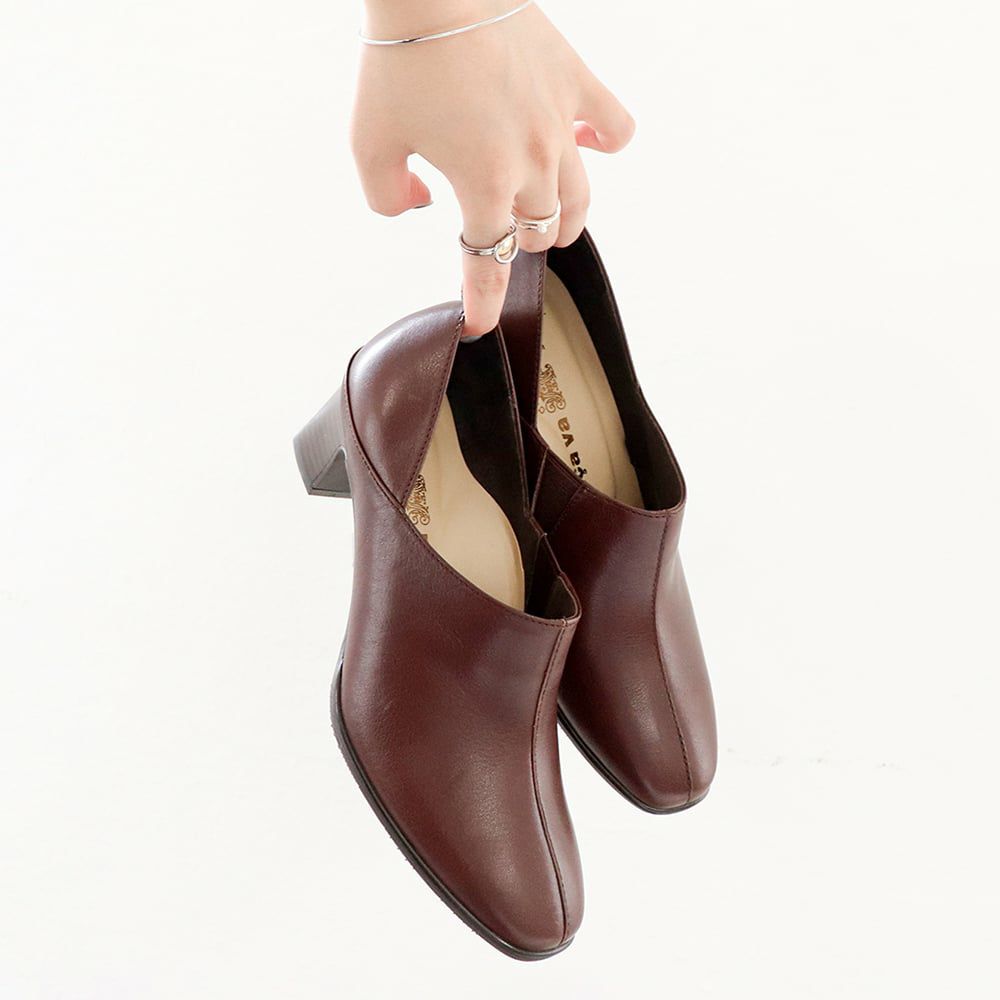 ダークブラウン