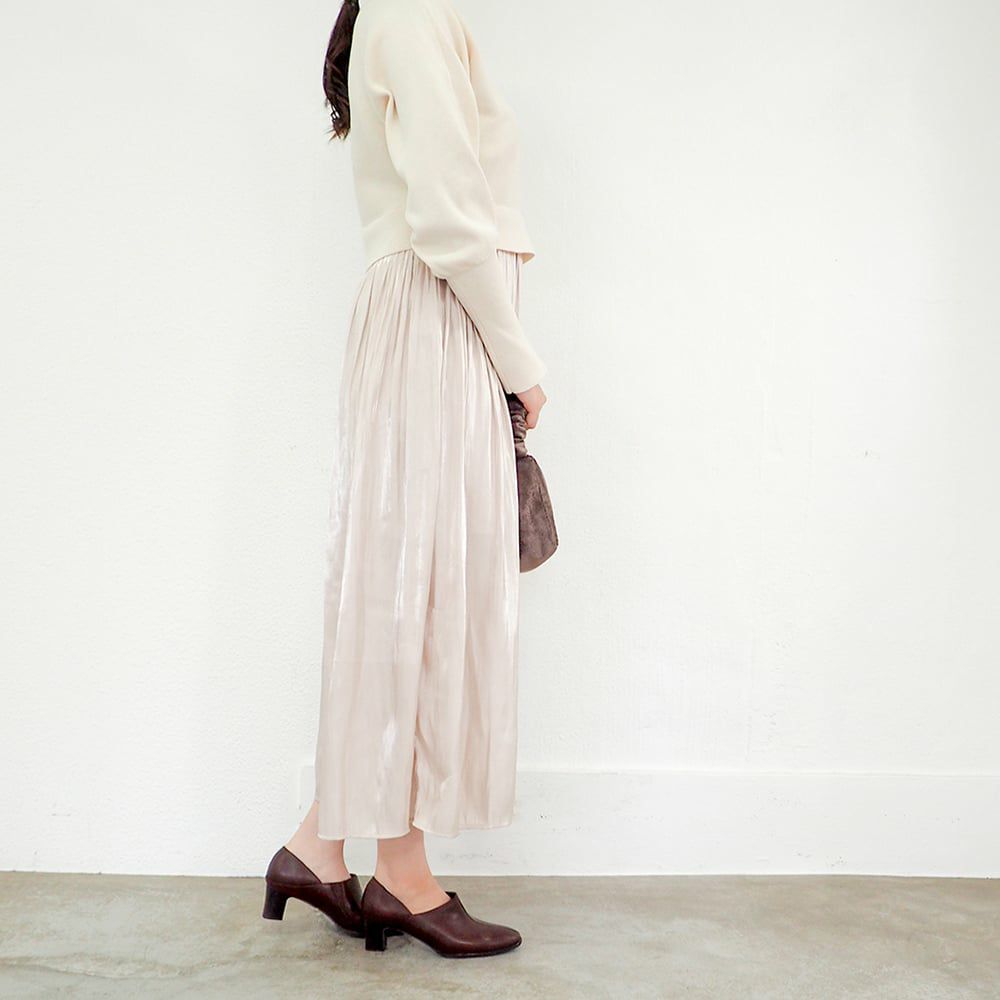 ダークブラウン