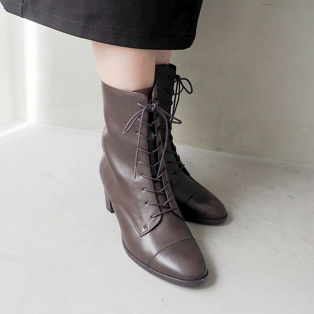 ダークブラウン