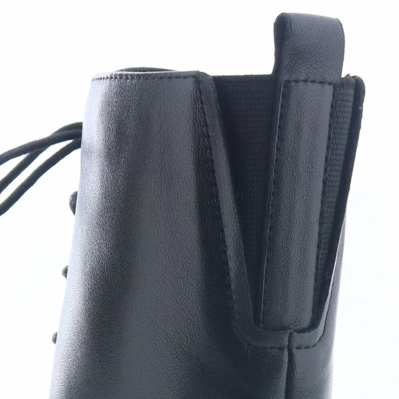 バックのゴムもポイント。足の動きに合わせ伸縮するので、足さばきがスムーズです