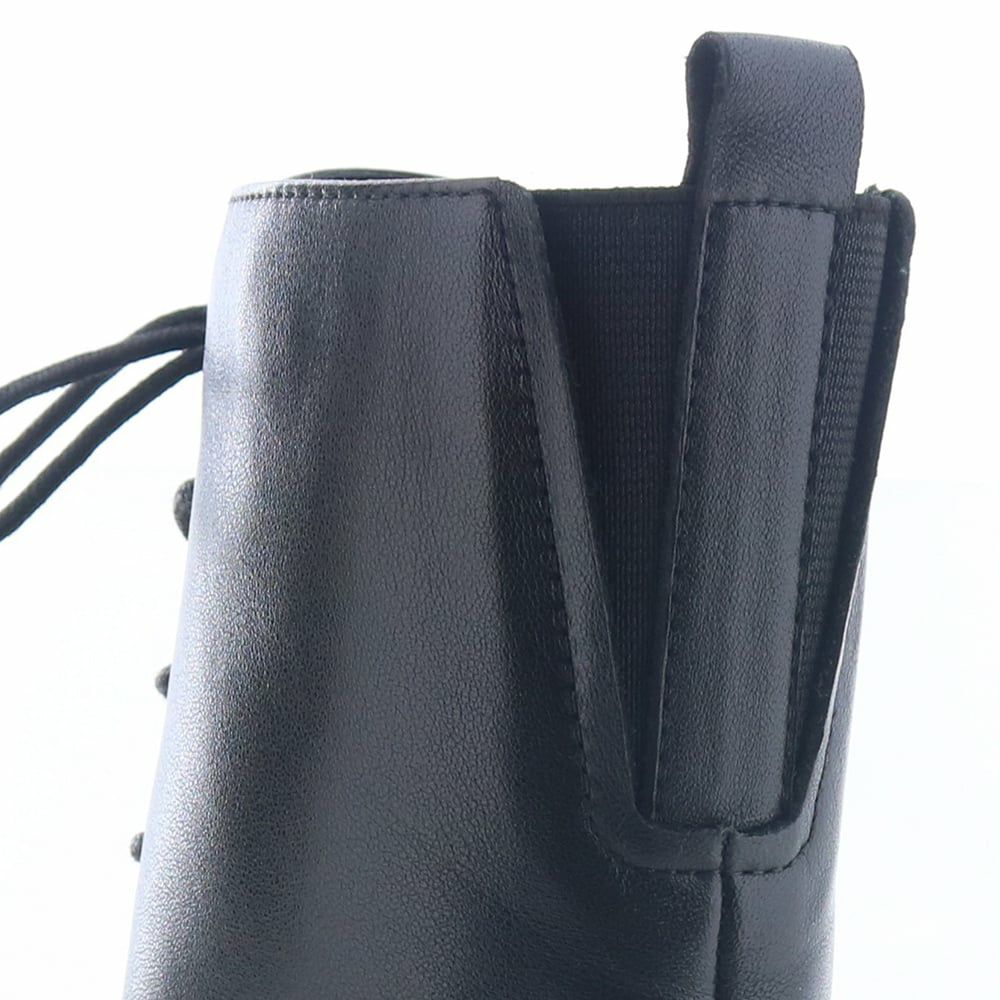 バックのゴムもポイント。足の動きに合わせ伸縮するので、足さばきがスムーズです