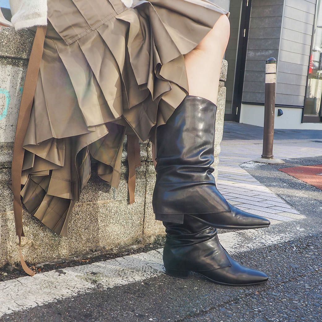 ブラック