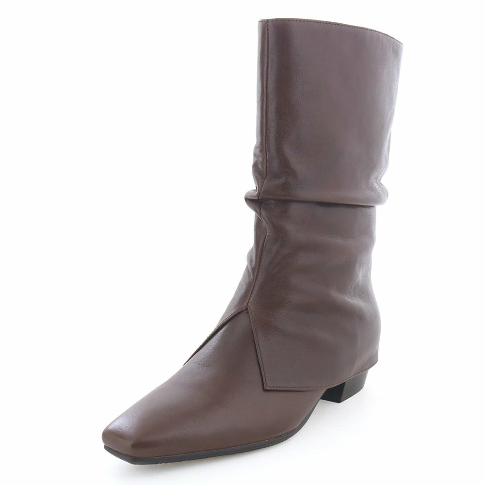 ダークブラウン