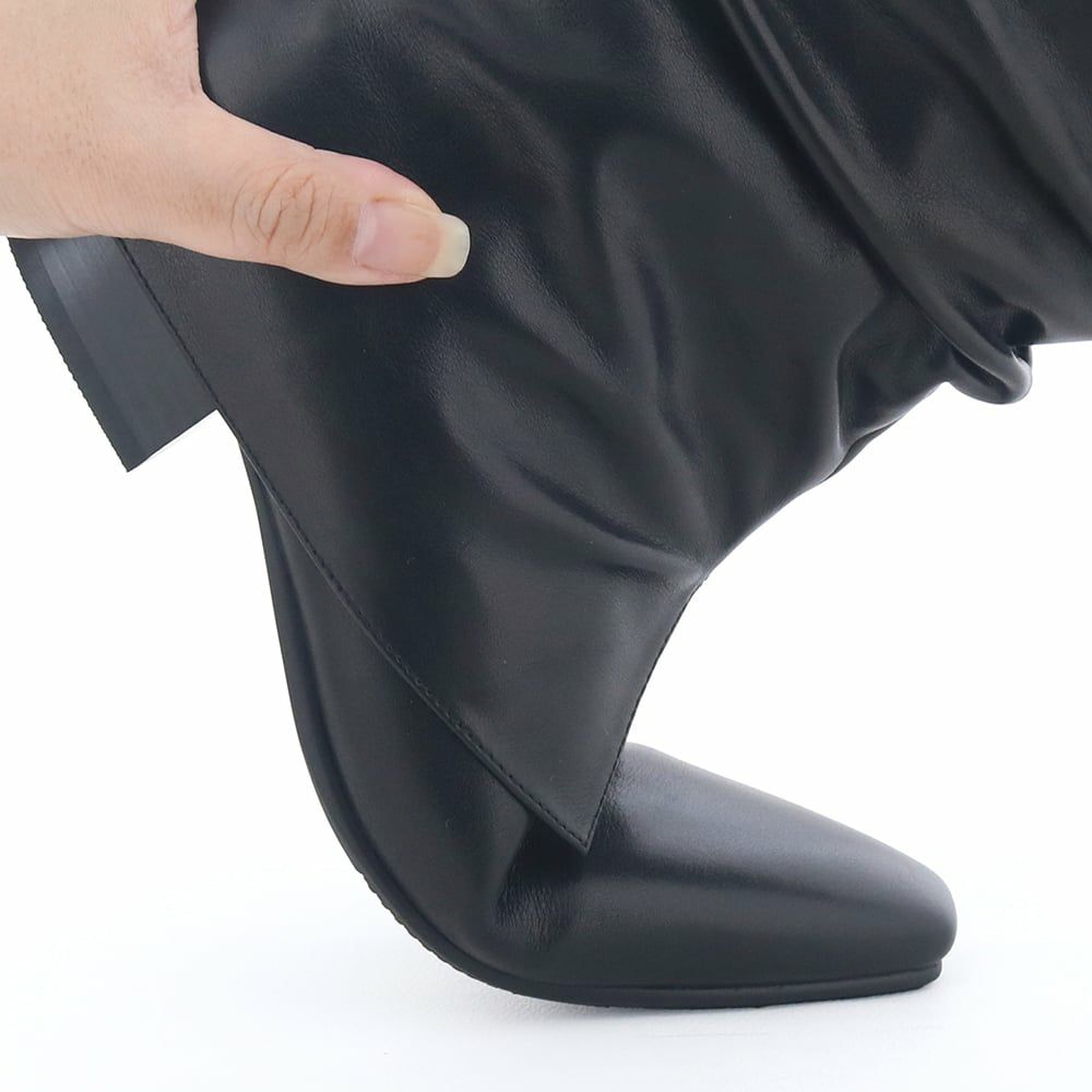 ソールの返りがよく歩きやすいのも魅力です