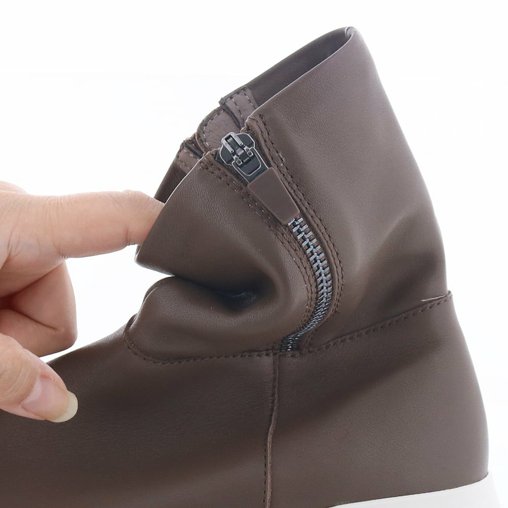 筒部分はソフトな作りで足の動きを妨げません