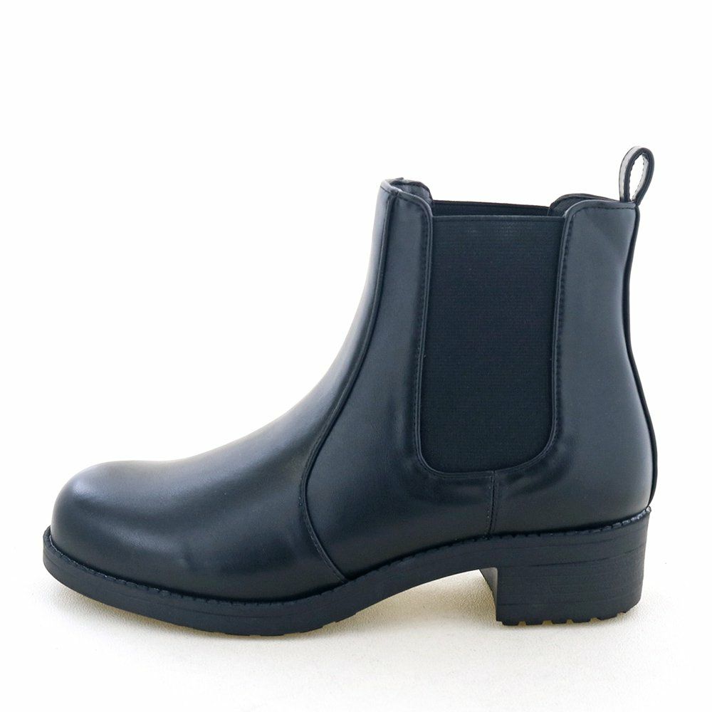 昨年人気の晴雨兼用サイドゴアが今年も登場