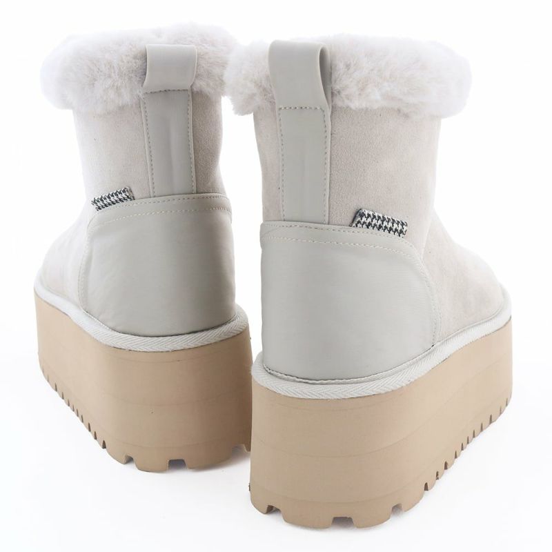 フラット感覚で身長にプラス6.0cm。楽してスタイルアップも叶います