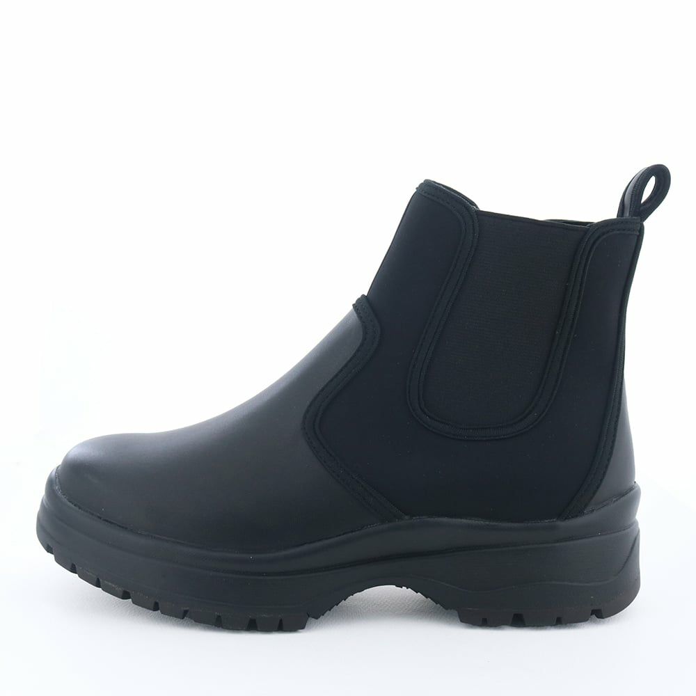 天候を気にせず履ける晴雨兼用のサイドゴアブーツ