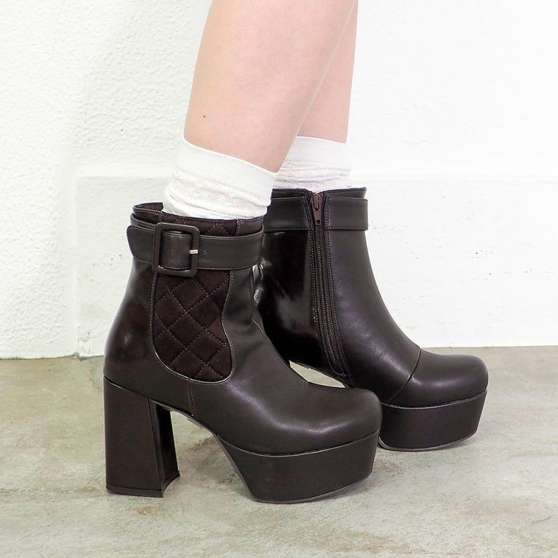 ダークブラウン