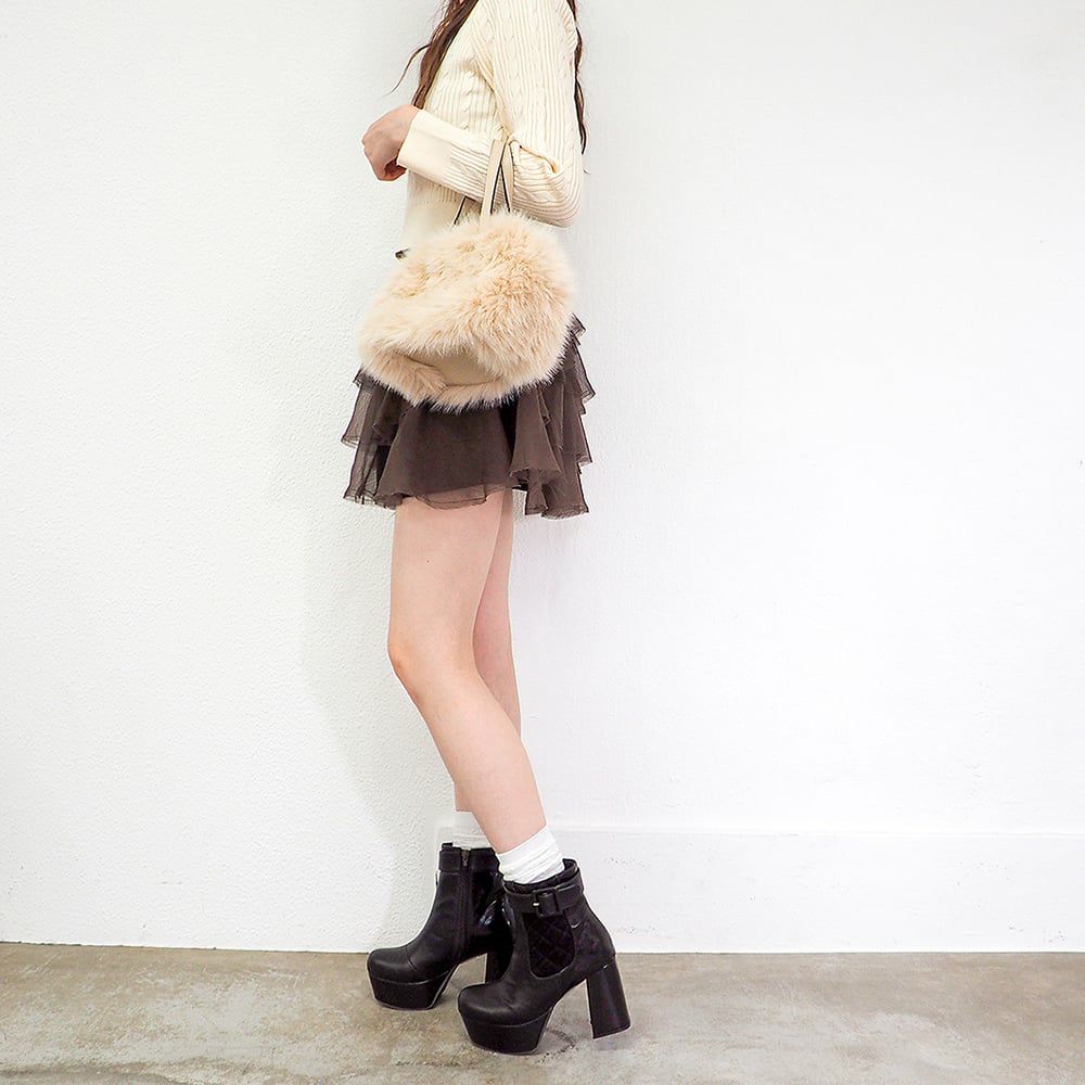 ダークブラウン