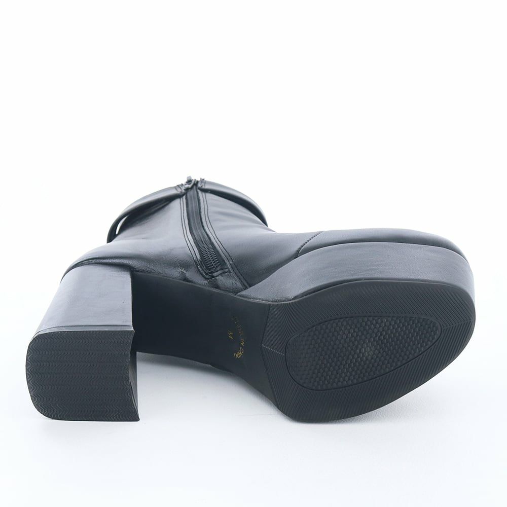 前底の厚みで実際のヒール傾斜差は5.0cmほど