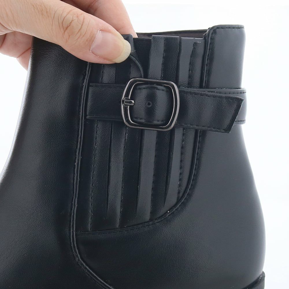 サイドのゴムはしっかり隠し、カジュアル感を抑えています