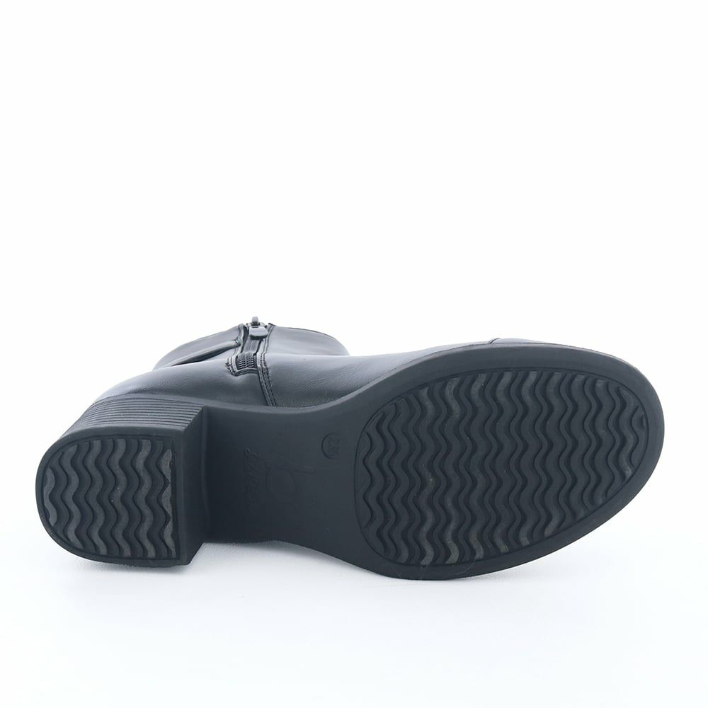 歩きやすさに定評のあるブランドオリジナルソール