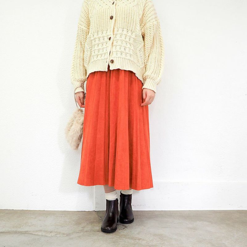 ダークブラウン